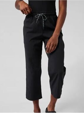 Athleta Trekkie Straight Crop Pants Black Drawstring 12T Hiking Travel